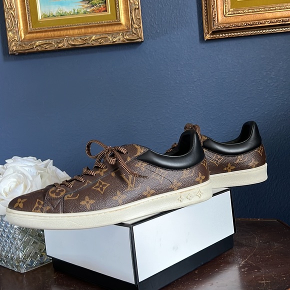 Authentic Louis Vuitton Luxembourg Sneaker - Picture 9 of 11